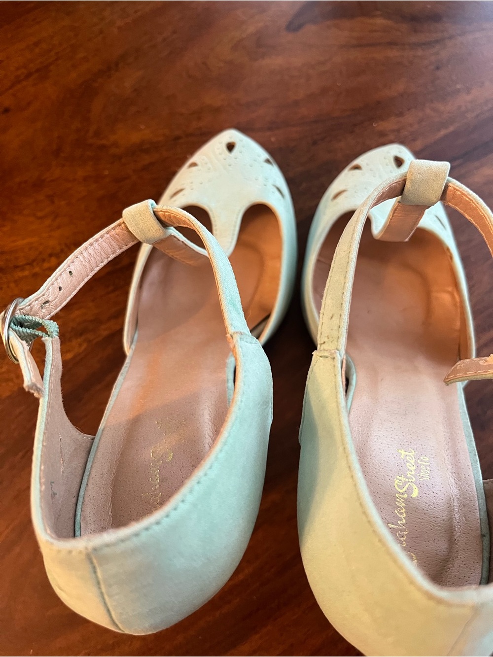 Mint Green Retro T-Strap Heels - Size 10 - Picture 6 of 9
